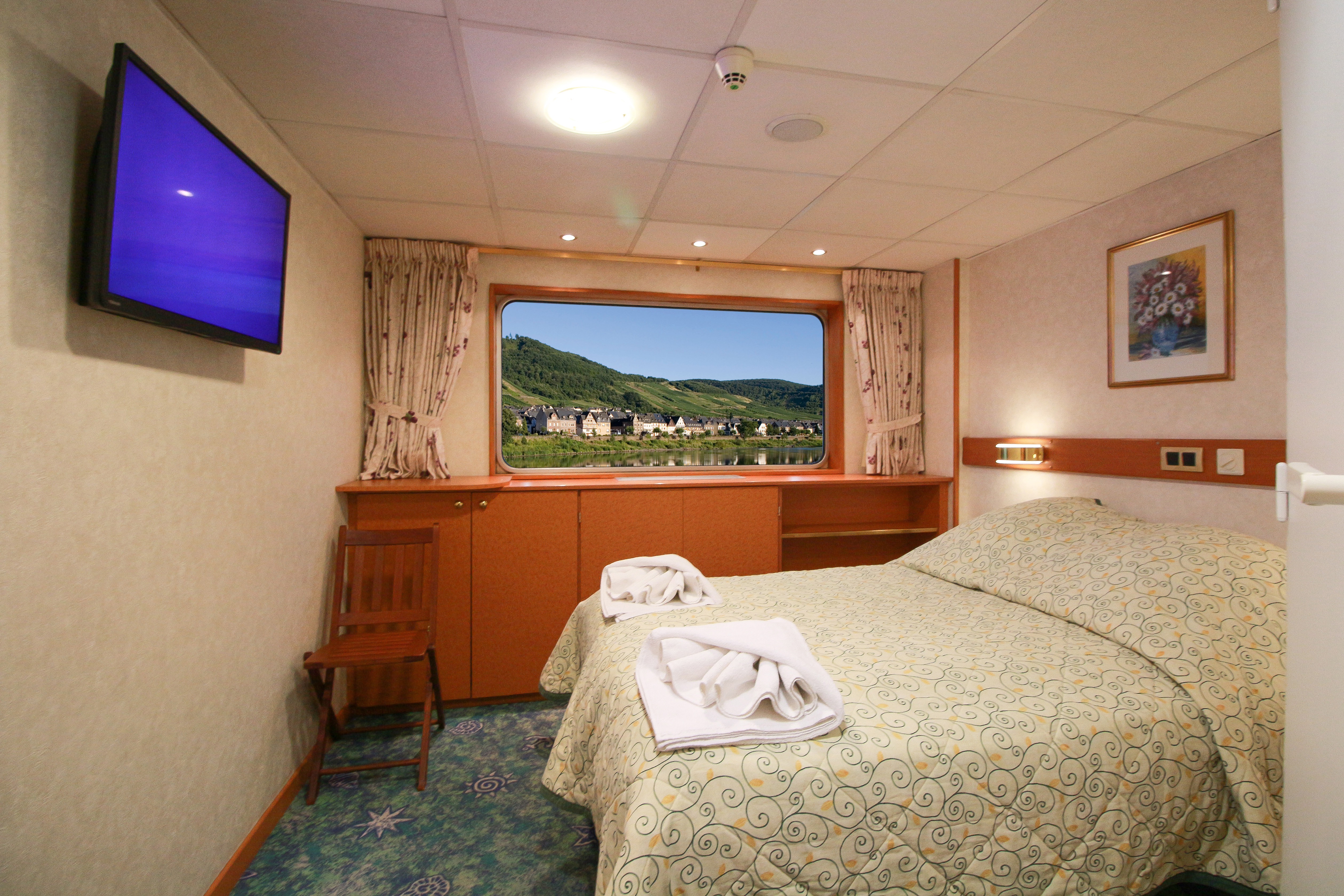 CroisiEurope MS Beethoven Cabin 2.jpg